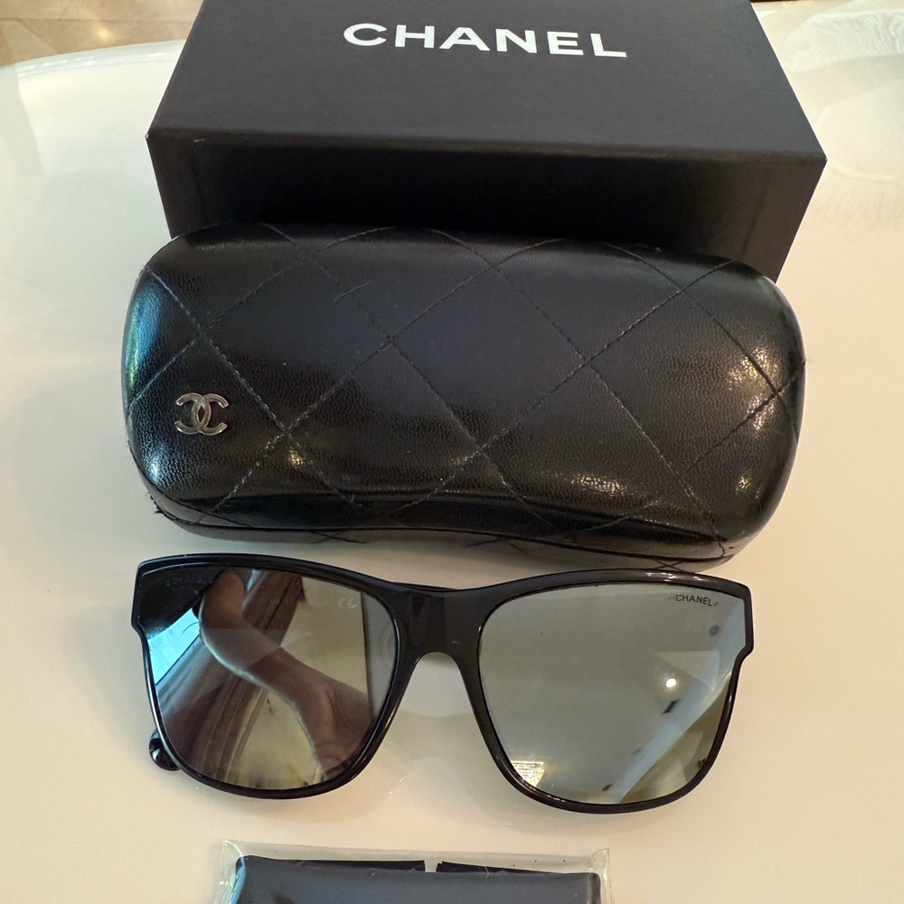 CHANEL Black Mirror Sunglasses